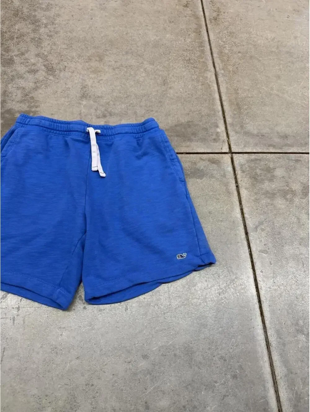 vineyard vines blue small logo sweat shorts size medium